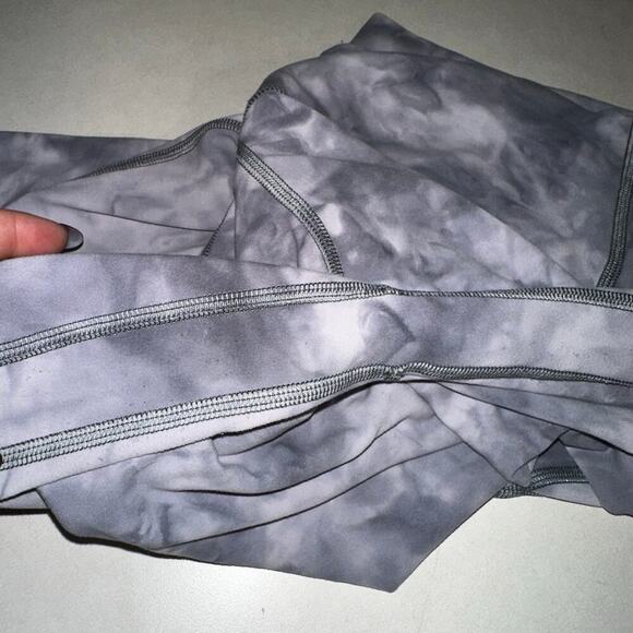 Lululemon gray diamond dye align leggings sz 8 - Picture 6 of 10